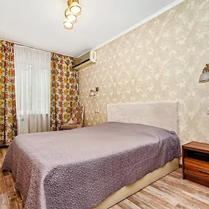 409 идеально для туриста самый центр, между центральным парком и парком 28 панфиловцев Алматы